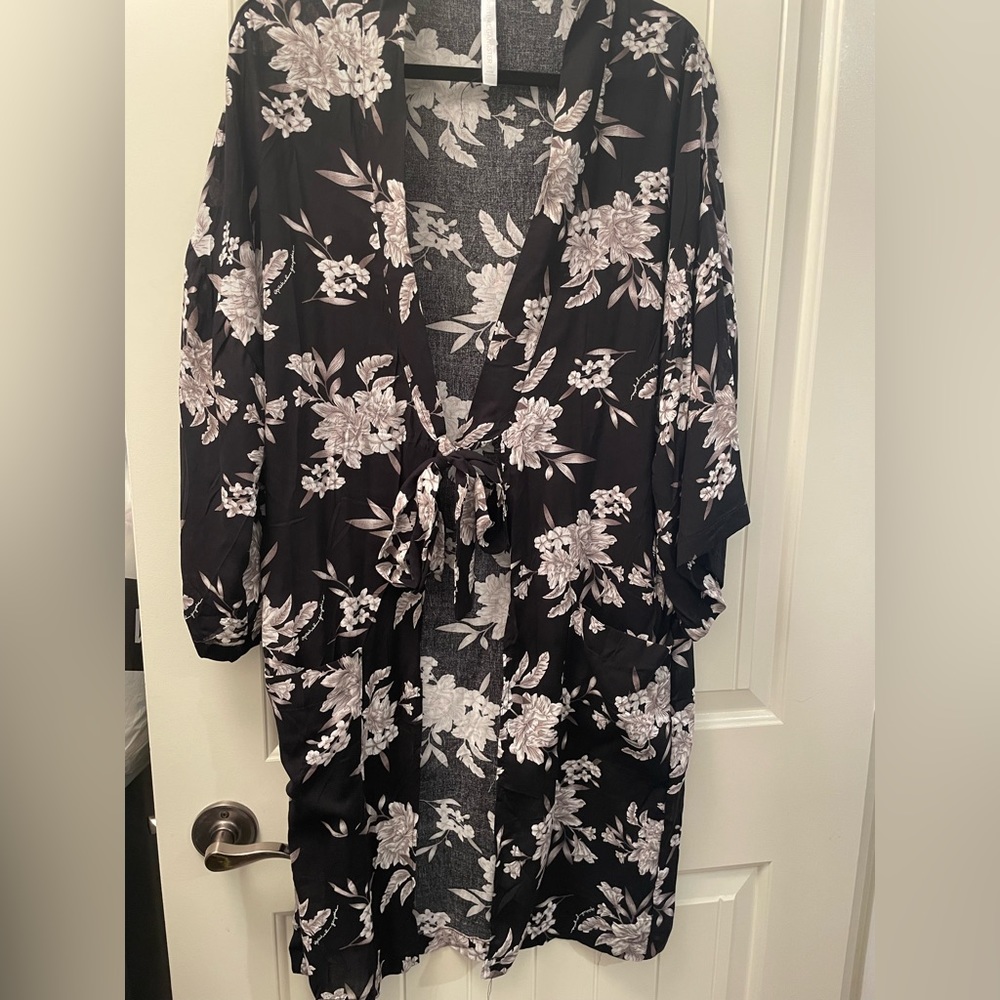 Coverup with pockets and tie